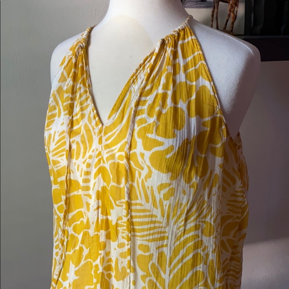 Beautiful yellow tropical print top